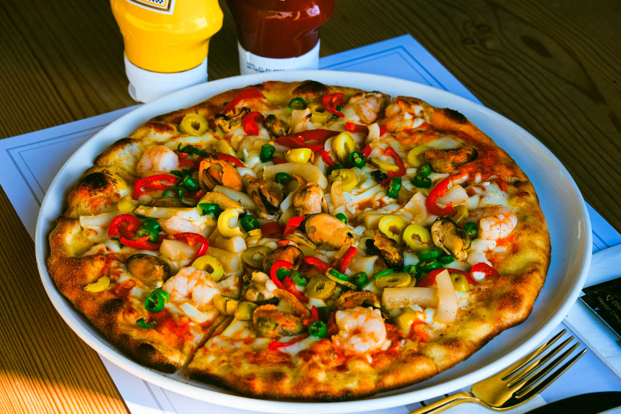 Deniz Ürünlü Pizza