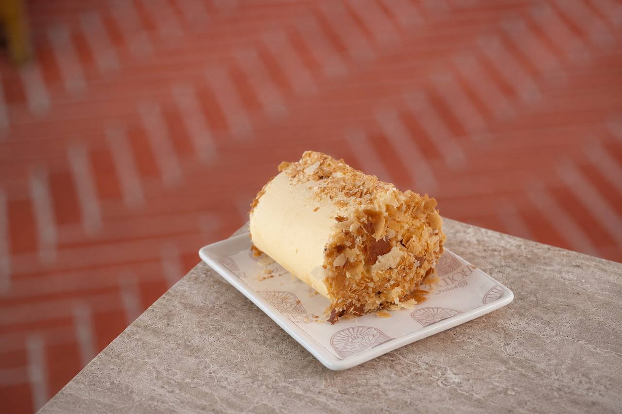 BANANA ROLL