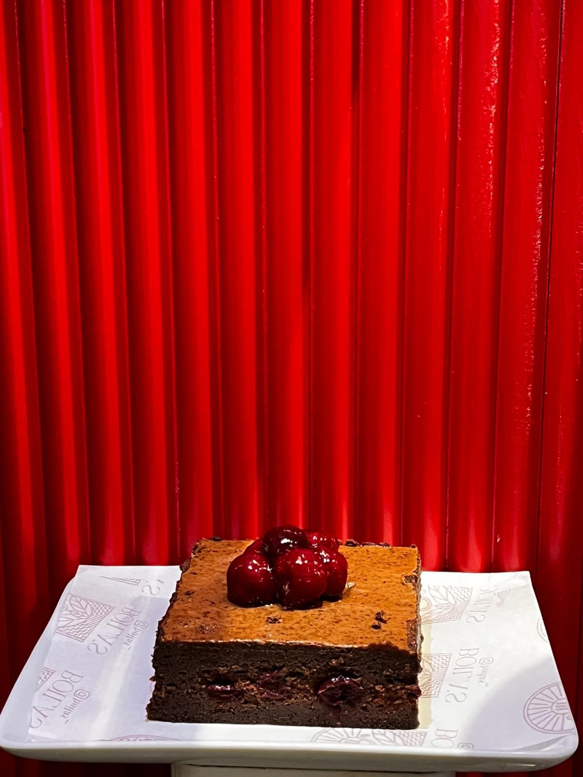 VİŞNELİ BROWNİE