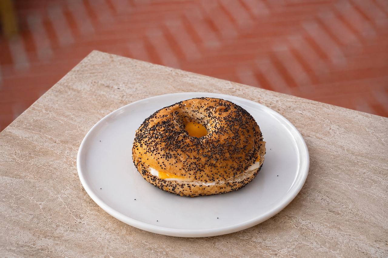 BAGEL ÜÇ PEYNİRLİ