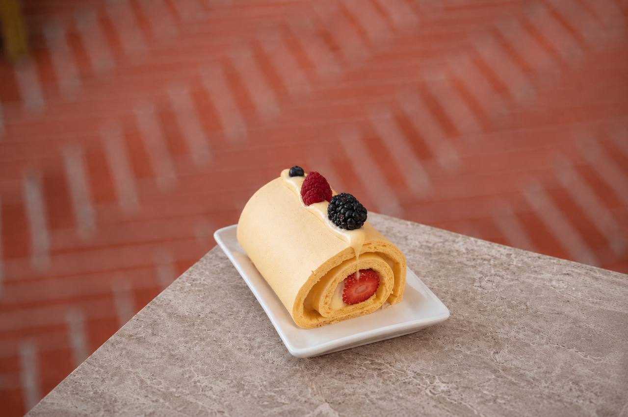 BERRY ROLL