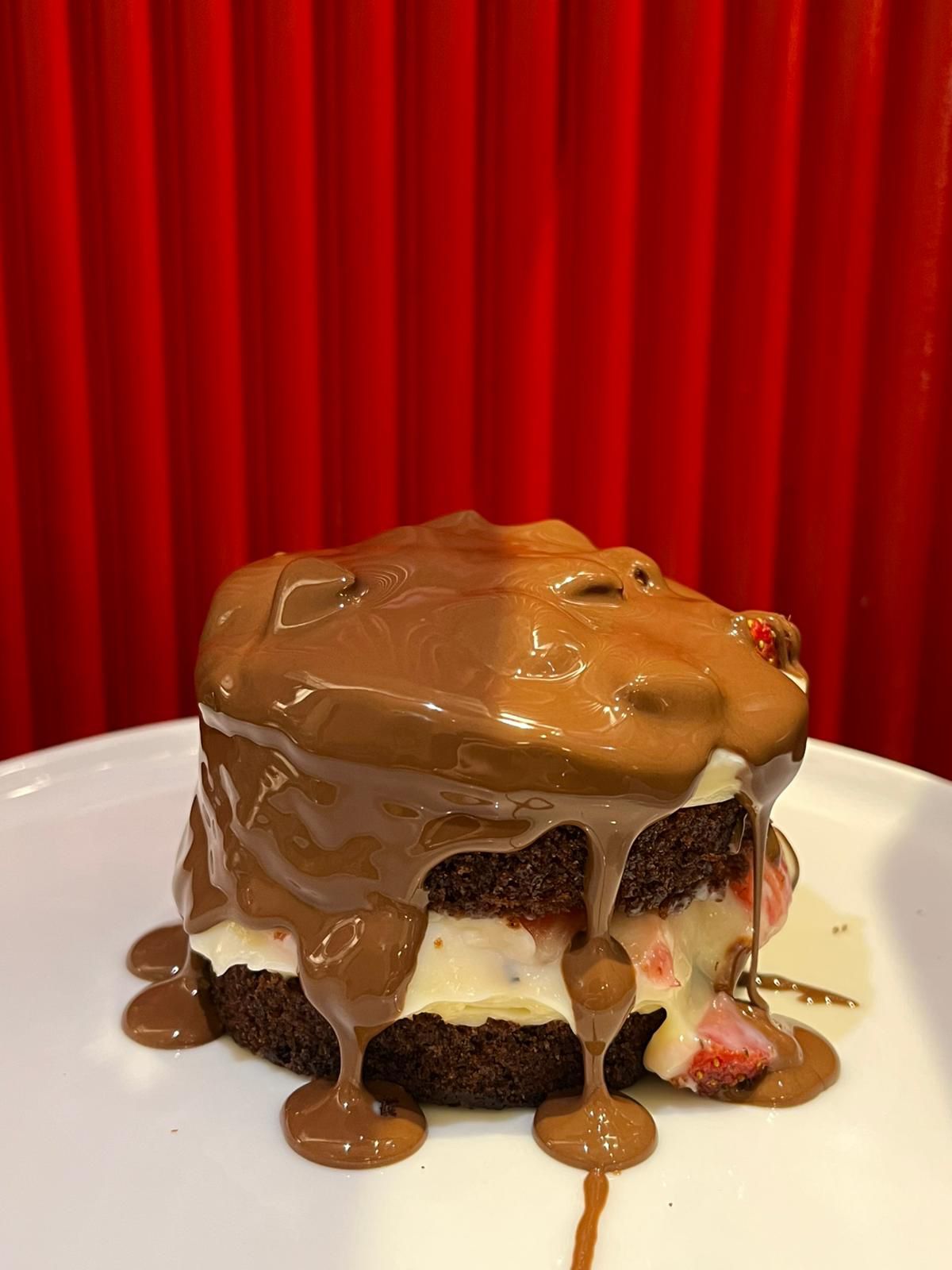STRAWBERRY MOUSSE CAKE