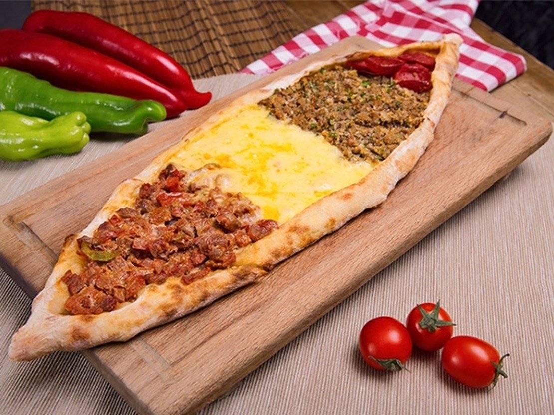 Tam Karışık Pide